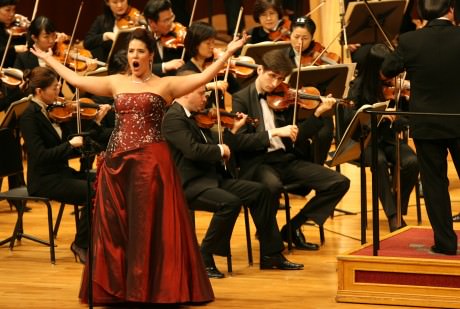Performing with the Seoul National Philharmonic.