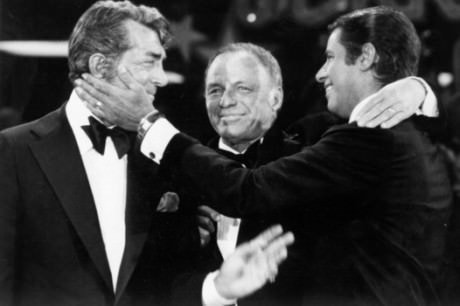 The 1975 Dean Martin reconciliation with Frank Sinatra. Photo by Getty Images/Getty Images).