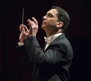 Conductor Emile de Cou. Photo by Scott Suchman.