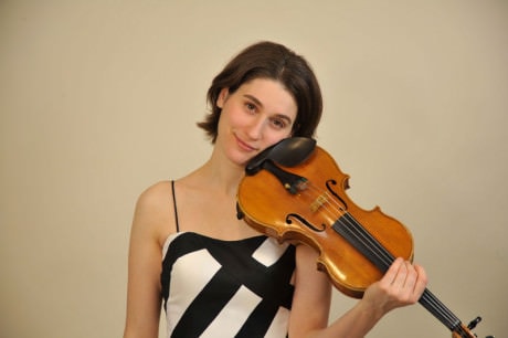 Violinist Sharon Roffman. Photo by Allen Cohen.