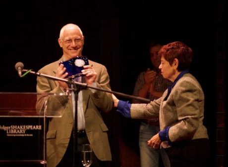David S. Kessler receives the 2015 Gary Maker Audience Award from Alison Drucker. Photo by Ryan Maxwell.