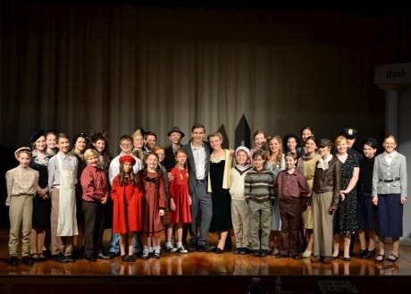 The cast of 'It's A Wonderful Life.' Photo courtesy of Castaways.