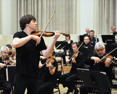 Joshua Bell and St Martin in the Fields Orchestra. Photo courtesy of The Music Center at Strathmore.