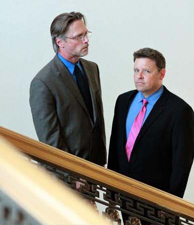 Senator Bridges (Scott Cummings) and Senator Hunt (Terry Loveman). 