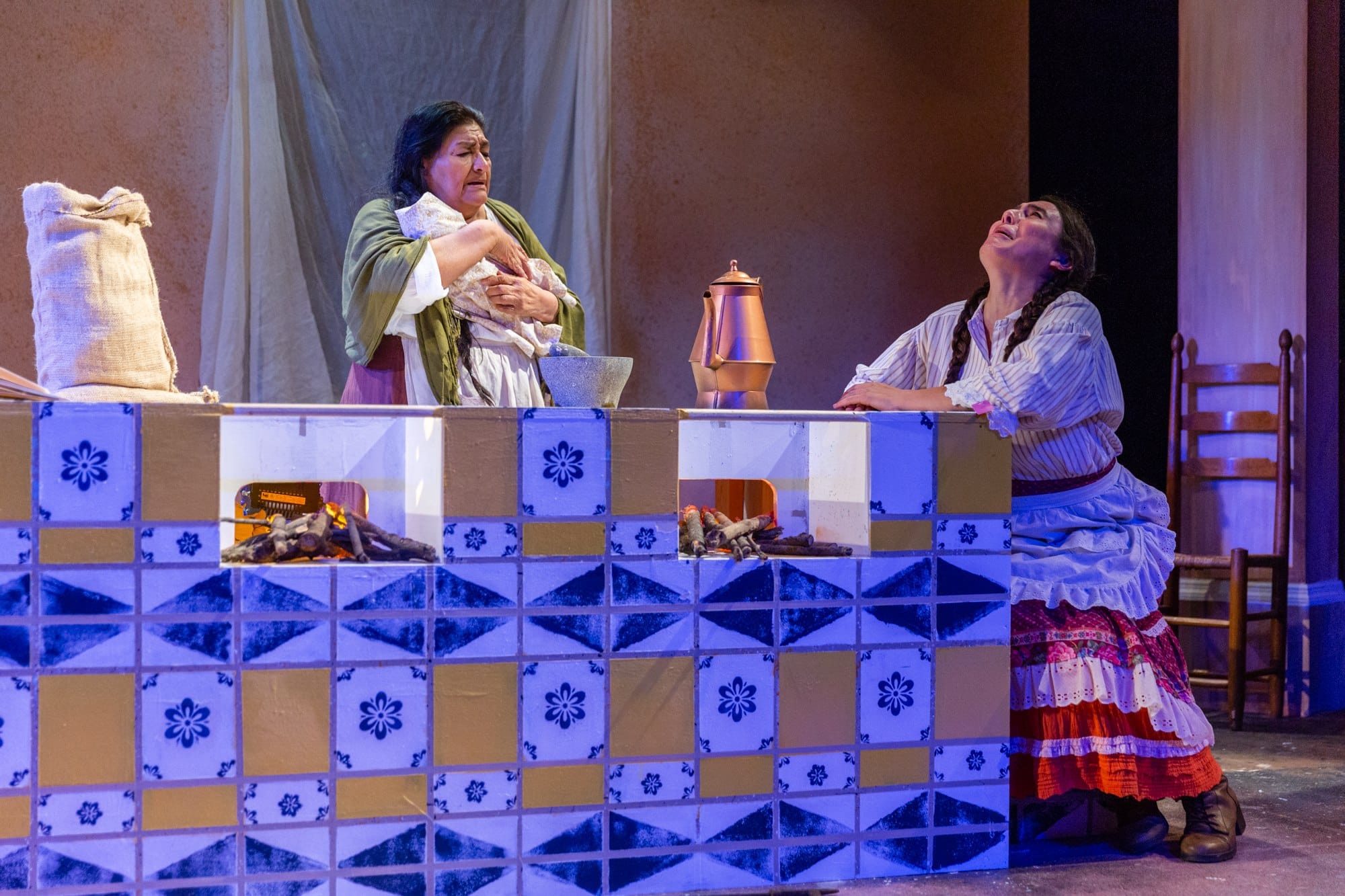 The U.S. premiere of Como Agua Para Chocolate (Like Water for Chocolate) plays through October 7, 2018, at GALA Hispanic Theatre. Photo by Daniel Martinez.