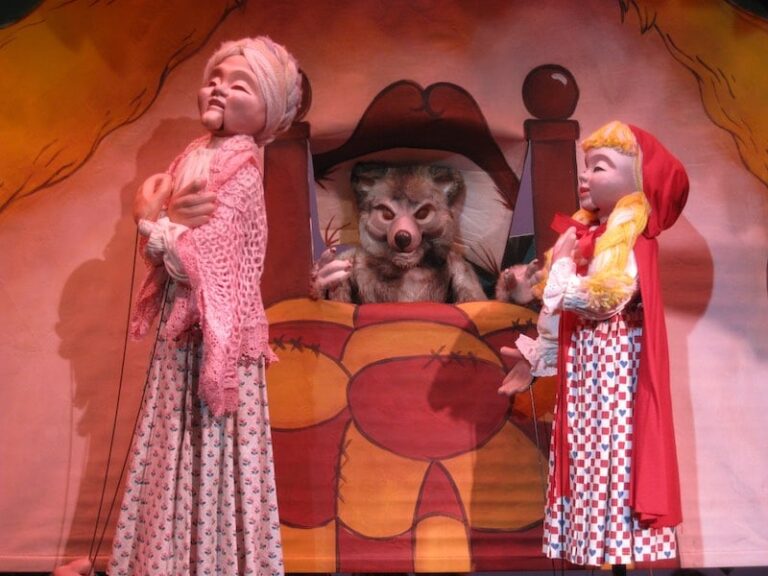 ‘Little Red Riding Hood and the 3 Little Pigs’ enchants at the Puppet Co.