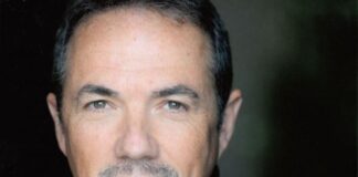 Broadway’s Paul Schoeffler previews the new play ‘Strings Attached’ at NYC’s Theatre Row