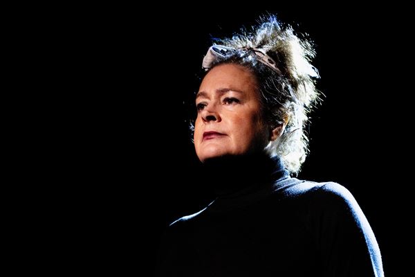 A lurid look at the seamy side of Hollywood and demise of four B-listers in ‘Ode to the Wasp Woman’ at Off-Broadway’s Actors Temple Theatre