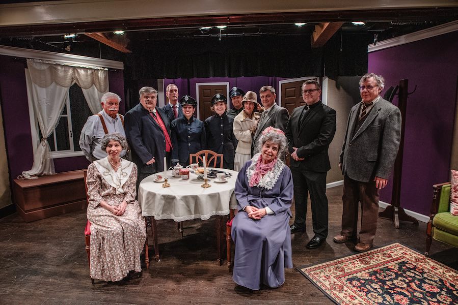 A Madhouse in Full Force in Court Theatre's Wild and Crazy Production of 'Arsenic  and Old Lace', Chicago News