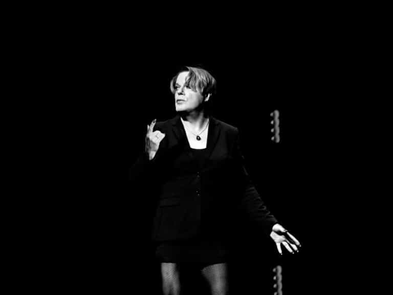 STC announces limited engagement of Eddie Izzard’s ‘Hamlet’
