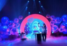 Engulfed in a family-friendly winter wonderland at the ‘Gazillion Bubble Show: A Holiday Spectacular’ Off-Broadway at New World Stages